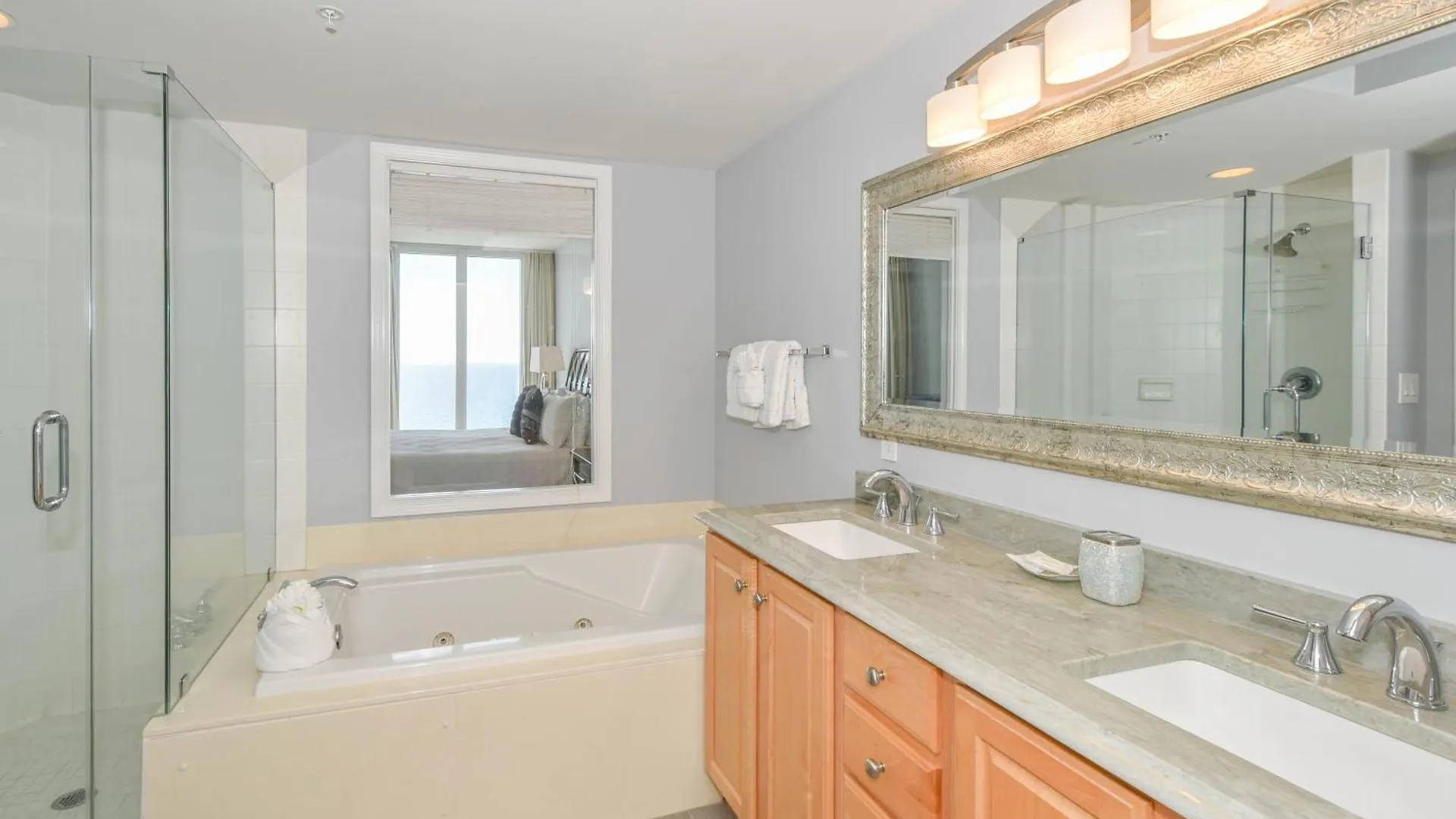 Silver Beach Towers E1503 Destin Apartment